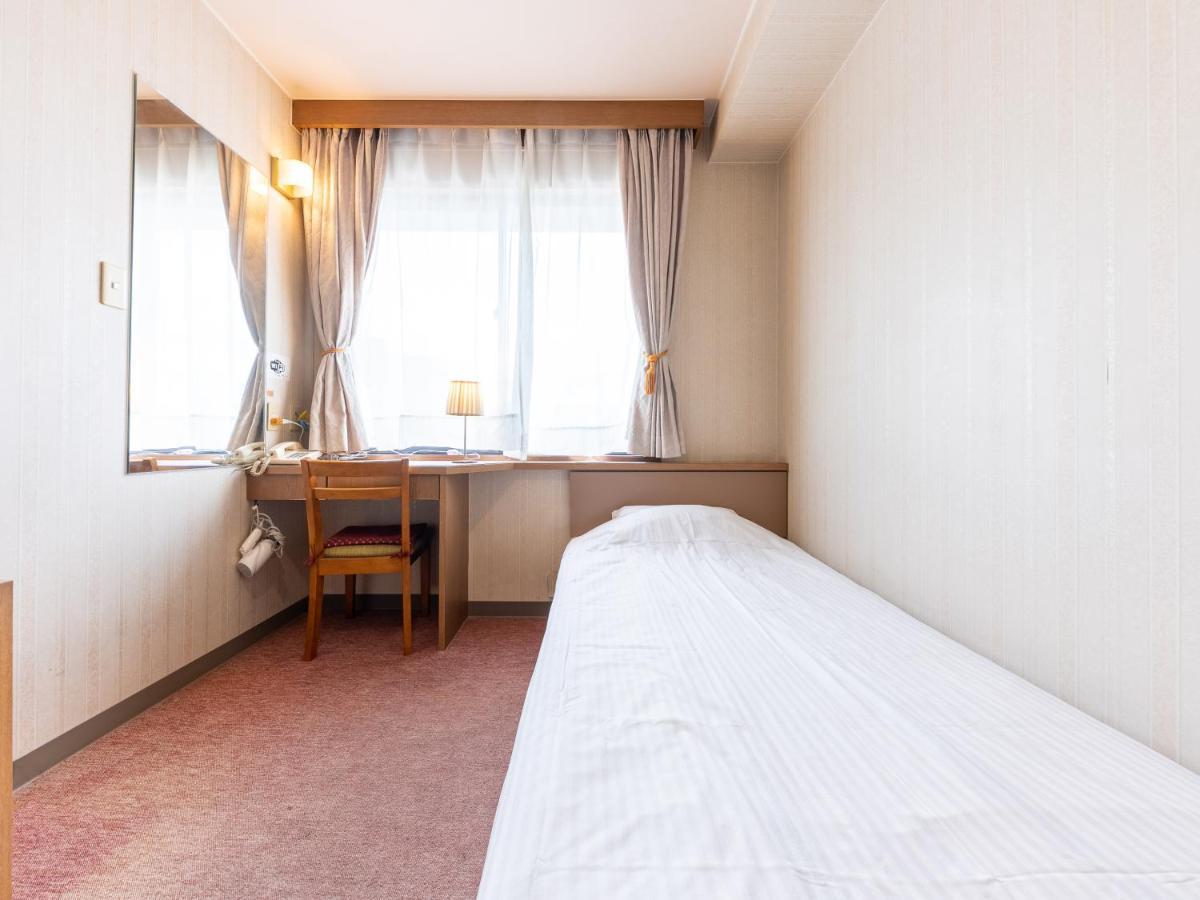 Tabist Business Hotel R Side Kanazawa Bagian luar foto
