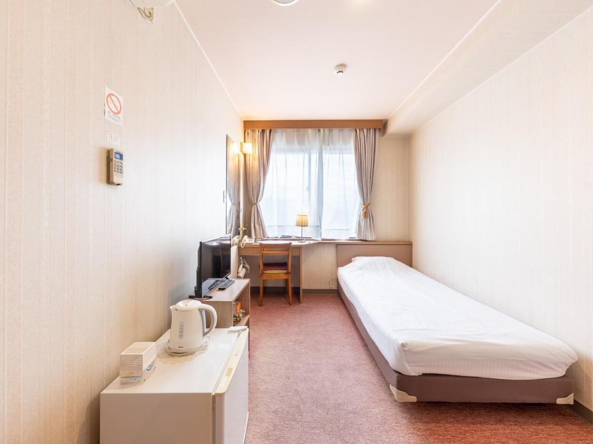 Tabist Business Hotel R Side Kanazawa Bagian luar foto