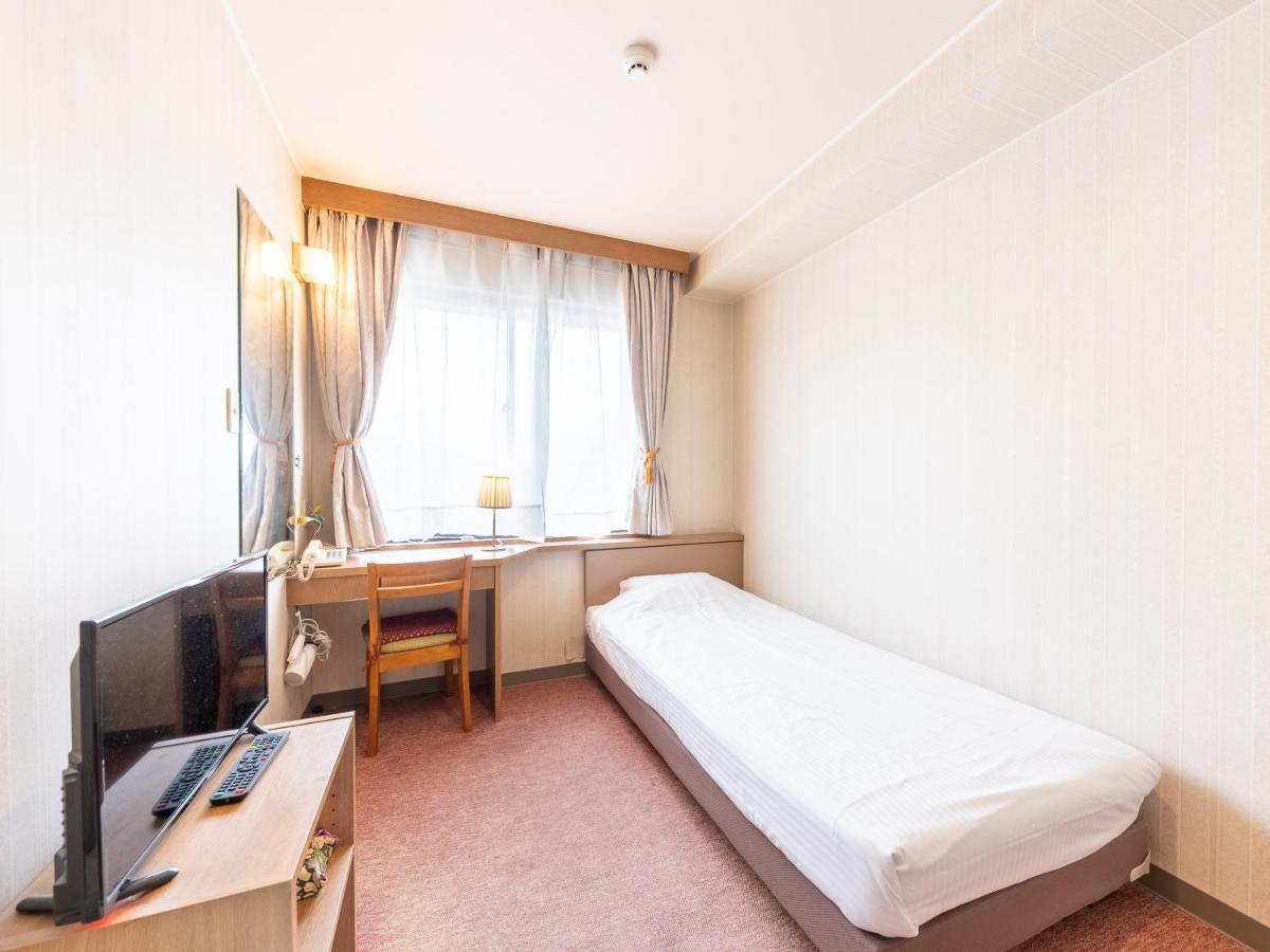 Tabist Business Hotel R Side Kanazawa Bagian luar foto